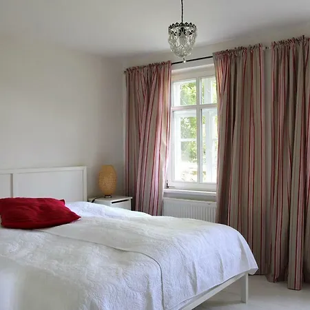 Grosses Rosenhuus バート・ドーベラン